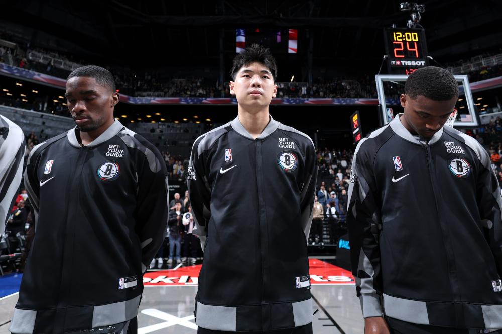 表现出顽强 表现出顽强