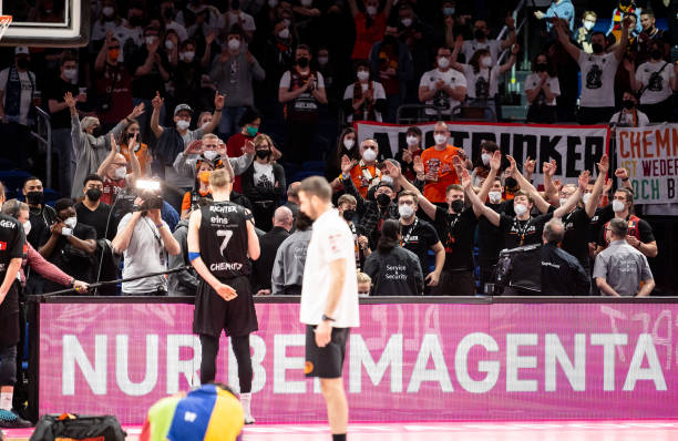 在足球赛场 在足球赛场