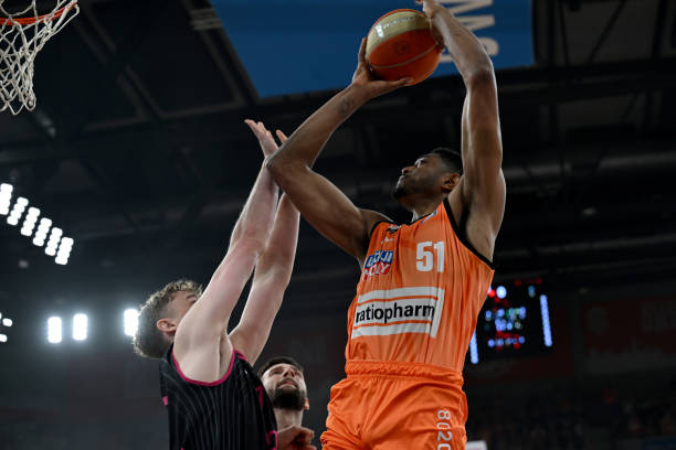 他的到来不 他的到来不