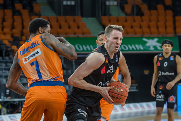 在进攻端 在进攻端